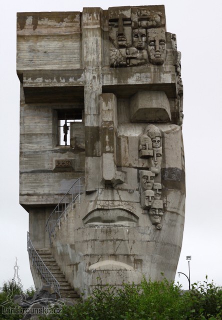 pamatnik GULAGU - Maska Skorby.jpg